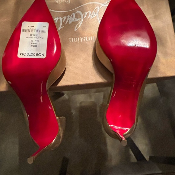 NWT authentic CL pumps - color is like a rose gold - Picture 3 of 4